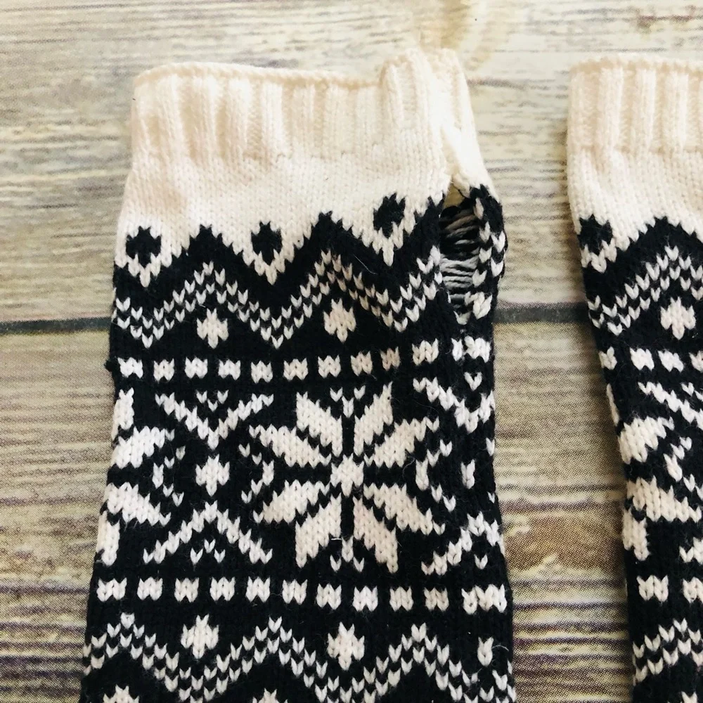 Girls gorgeous knit fingerless gloves